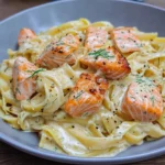 Pasta mit Lachs und Sahnesoße